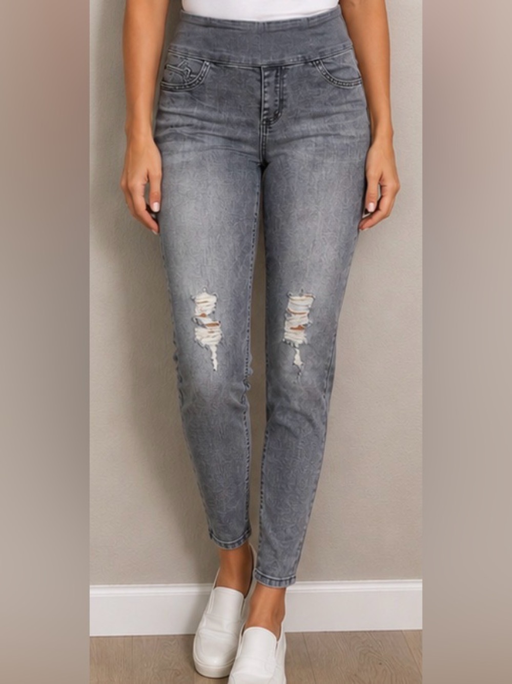Rock & Republic Jeans Gray Fever Pullon Slimming Skinny Distressed Vintage Slim
